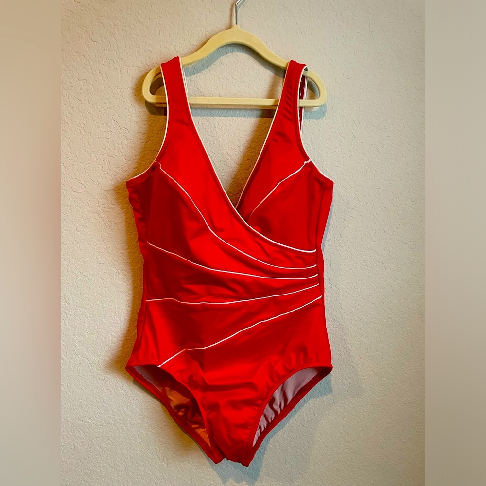 MIRACLESUIT Plungey 1Piece Swim ⭐️BUNDLE & SAVE ⭐️